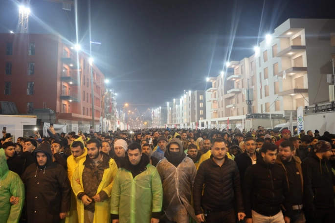 Asrın felaketinin 2'nci yıl dönümünde Hatay'da binlerce vatandaş sessiz yürüyüş gerçekleştirdi