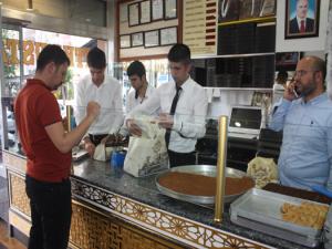 SITKI USTADAN RAMAZANA ÖZEL MENÜ ÇİKOLATALI BAKLAVA