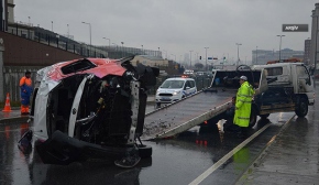 Başakşehir'de midibüs devrildi: 1 ölü, 16 yaralı