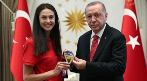 Cumhurbaşkanı Erdoğan milli sporcu Yaman'ı kabul etti