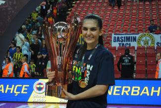 Fenerbahçeli Esra Ural Topuz: 