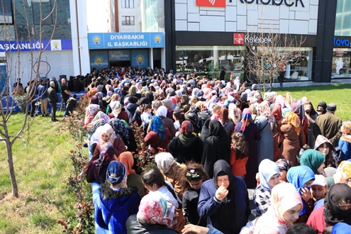 “KADINLARIN SİYASETTE ÖNÜNÜ AÇAN LİDER ERDOĞAN’DIR” DEDİ, MİTİNG HAVASINDAKİ KATILIMLA AK PARTİ’DEN MİLLETVEKİLİ ADAY ADAYI OLDU